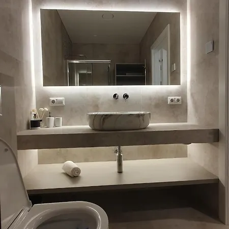 Cozy Night And Day Apartment *