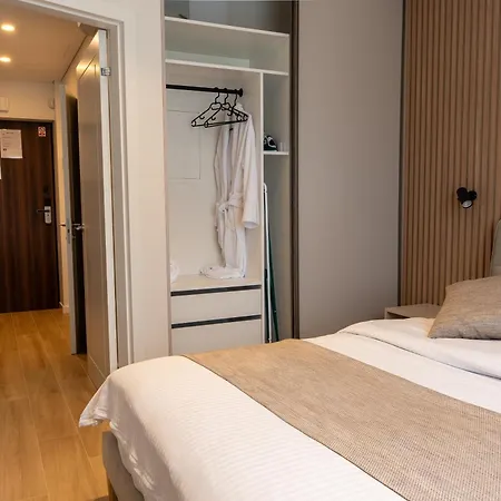 Cozy Night And Day Apartment